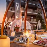 Hotel K2